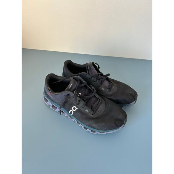 On Running Men\'s Cloudflow 4 size 11 black some wear main image 4